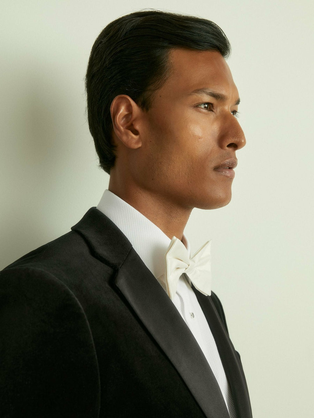 Men Velvet Single Breasted Slim Fit Jacket in Black