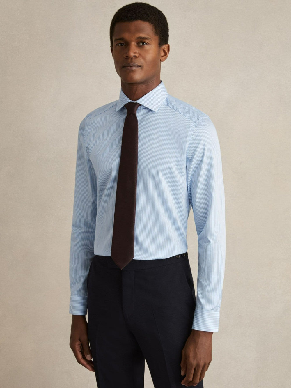 Men Slim Fit Cotton-Satin Cutaway-Collar Shirt in Blue Stripe
