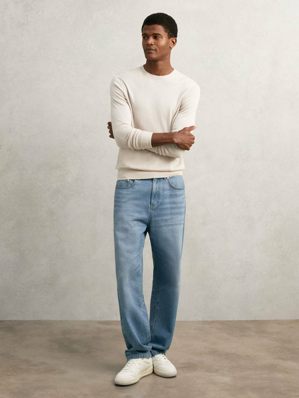 Men Loose-Fit Jeans in Light Blue Wash