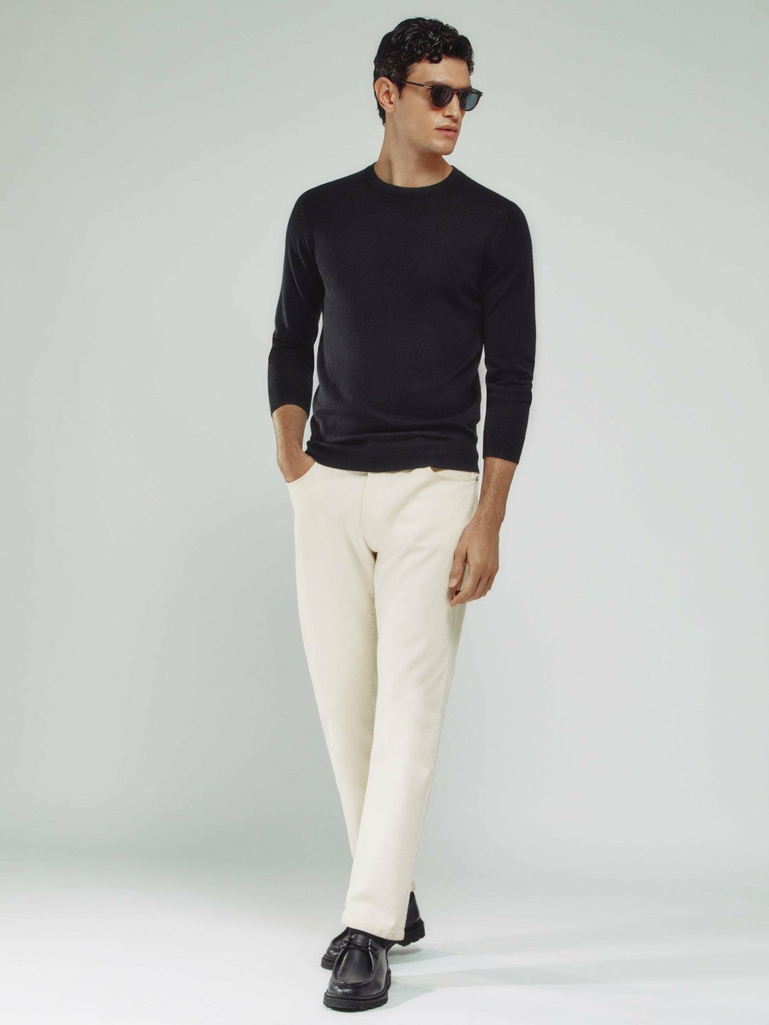 Men Straight-Leg Jeans in White