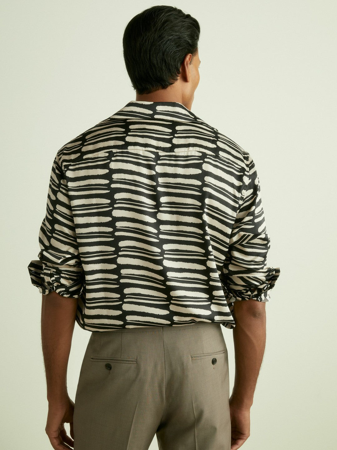 Men Abstract-Print Twill Cuban-Collar Shirt in Black/White