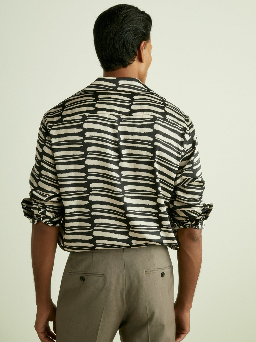 Men Abstract-Print Twill Cuban-Collar Shirt in Black/White