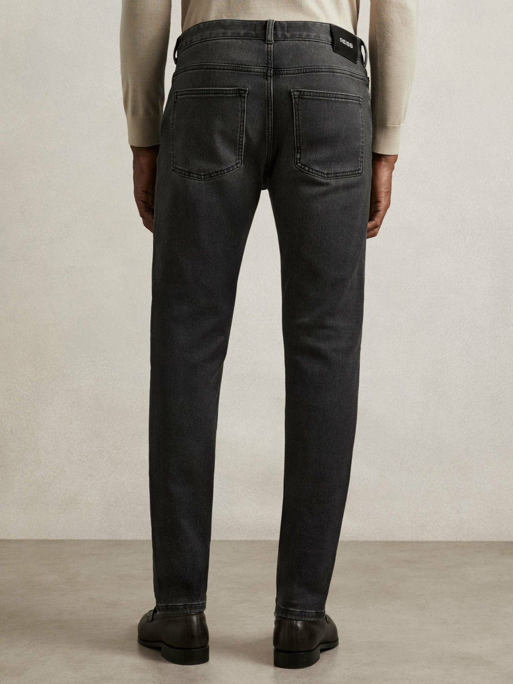 Men Tapered Slim-Fit Jeans in Washed Black