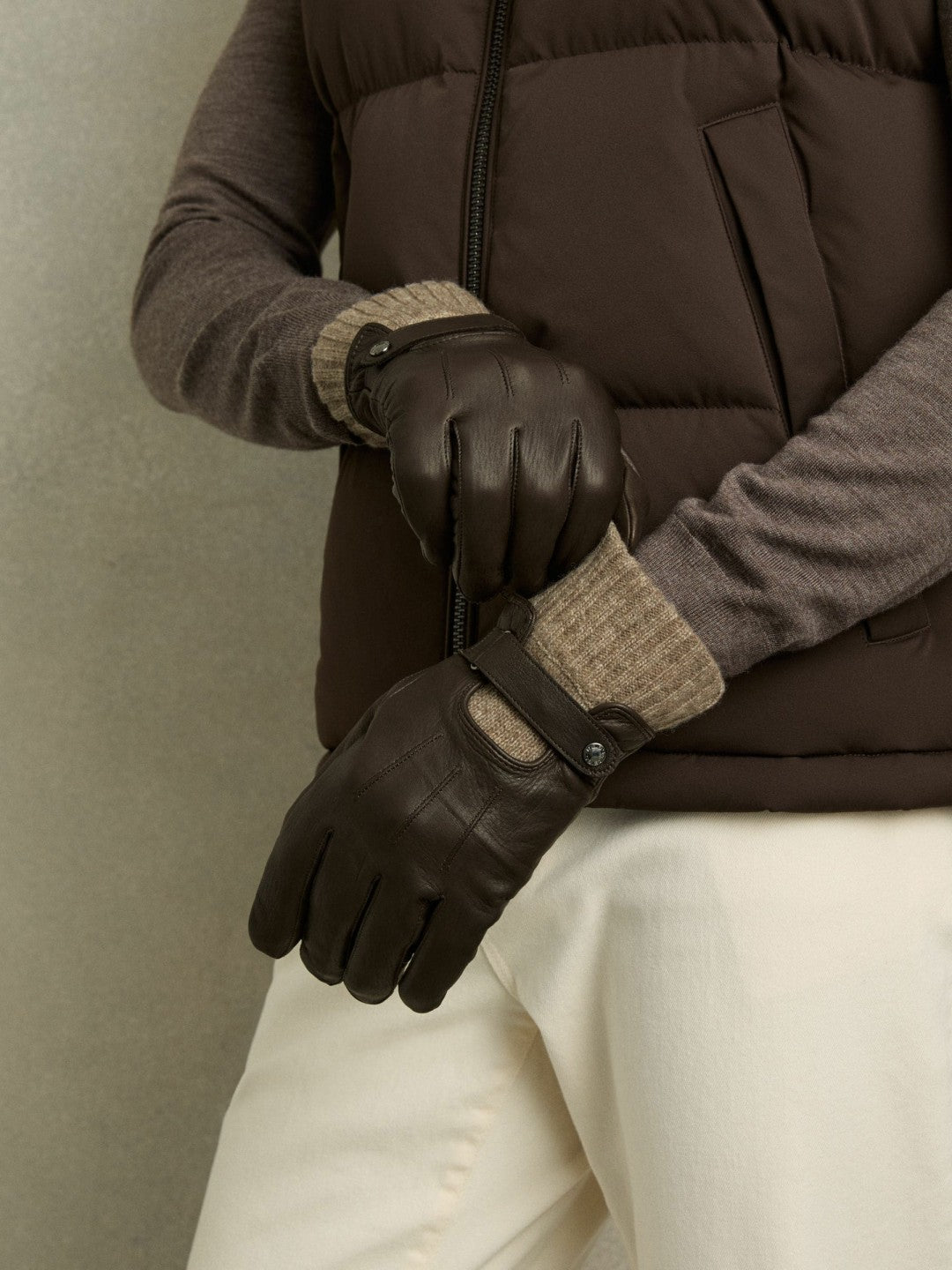 Men Leather Ribbed-Cuff Gloves in Dark Brown