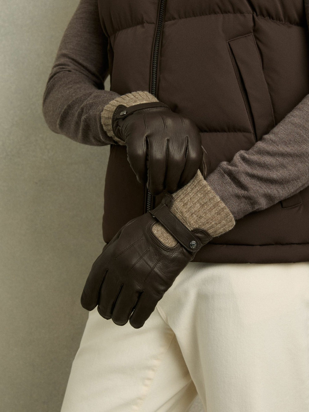Men Leather Ribbed-Cuff Gloves in Dark Brown