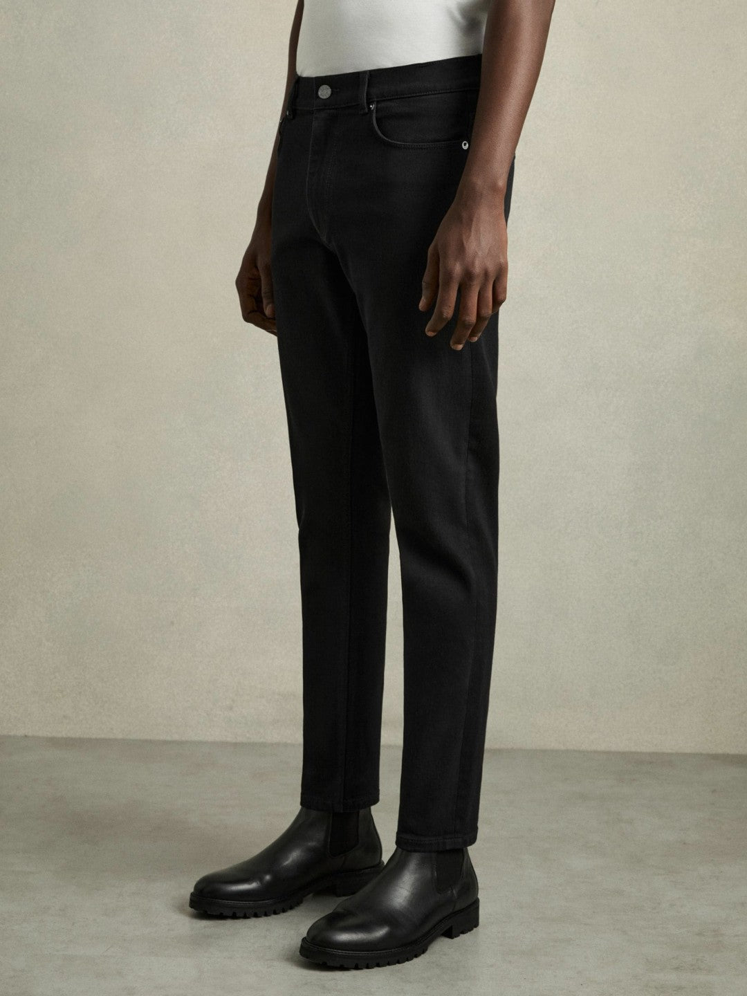 Men Cotton-Stretch Slim-Fit Jeans in Stay Black