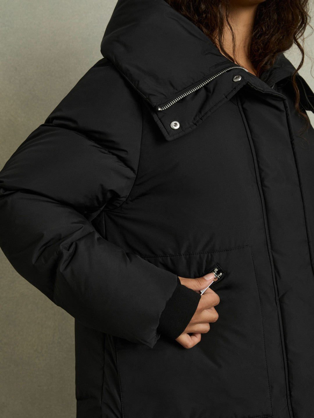 Women Petite Concealed-Hood Puffer Coat in Black
