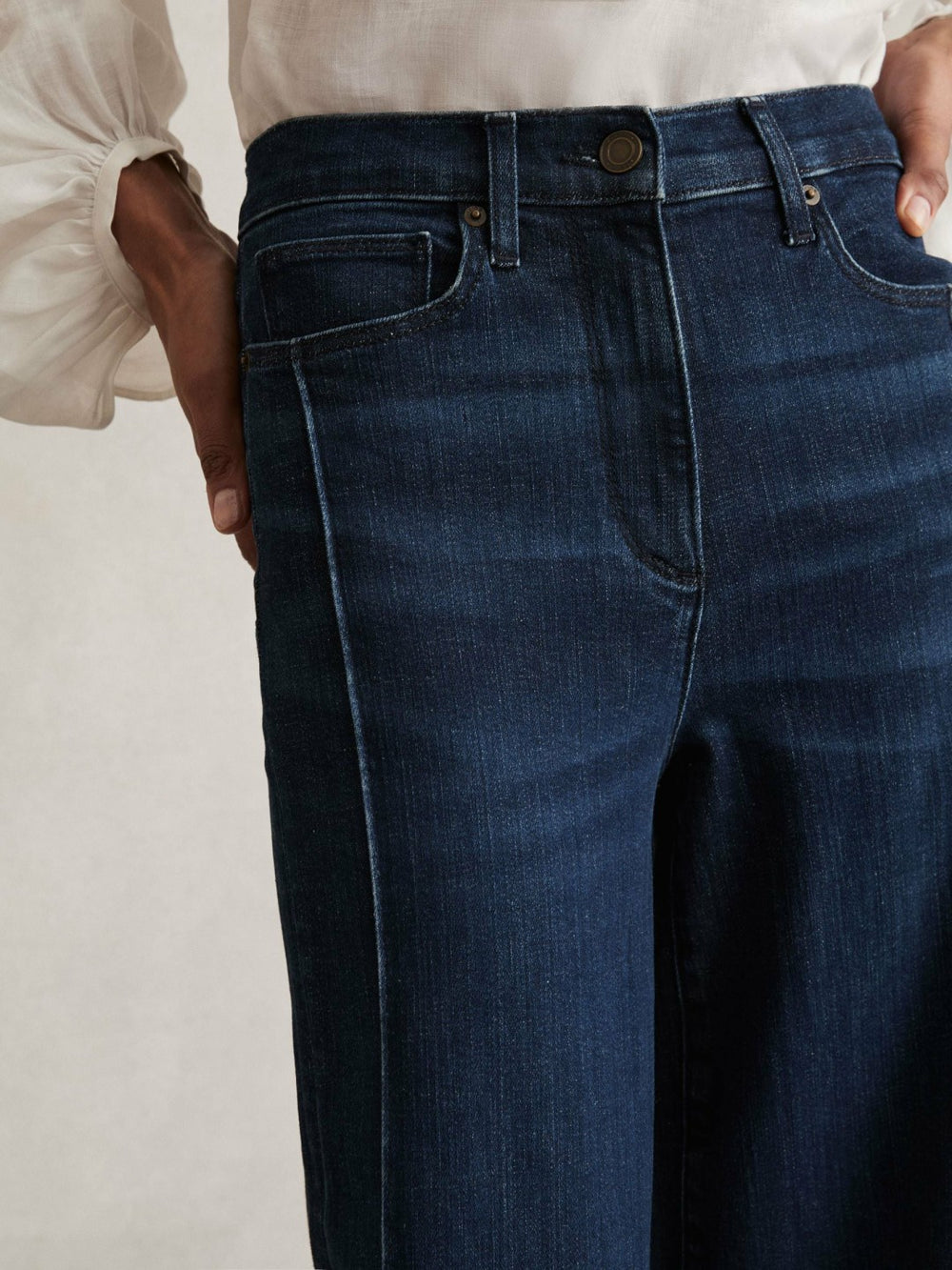 Women Petite Stretch-Cotton Wide-Leg Jeans in Dark Blue