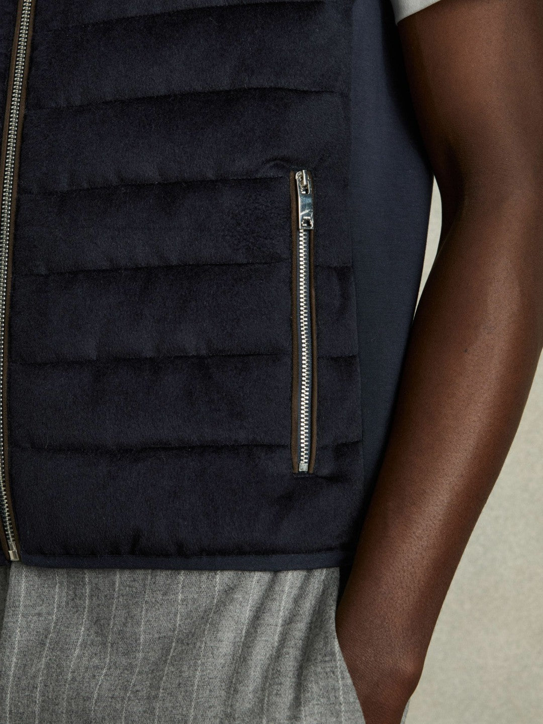 Men Brushed Jersey Quilted Gilet in Navy