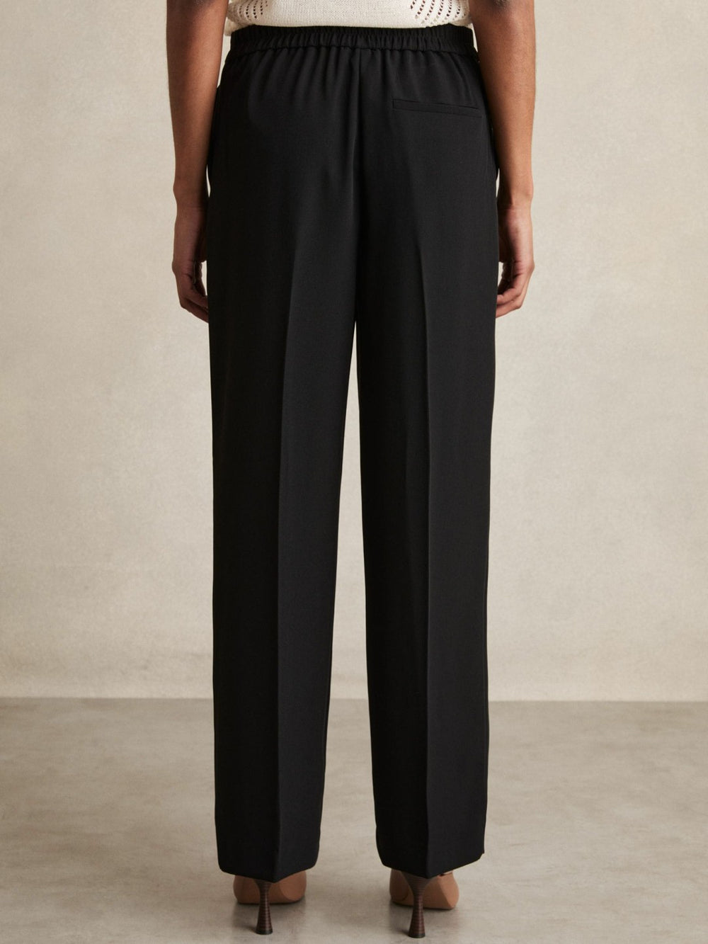 Women Elasticated-Waist Wide-Leg Twill Trousers in Black