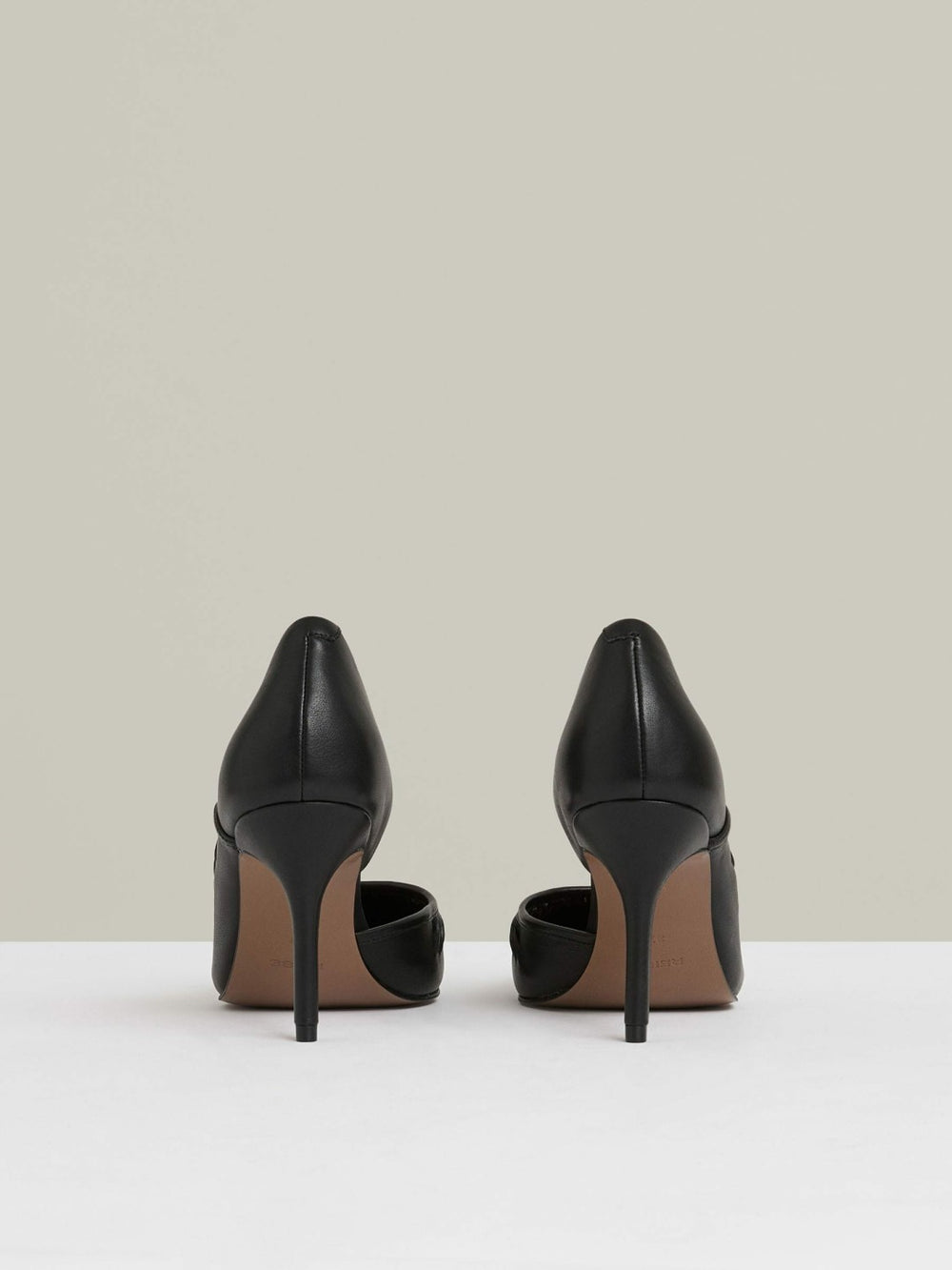 Women Leather Twist Detail Court Shoes in Black