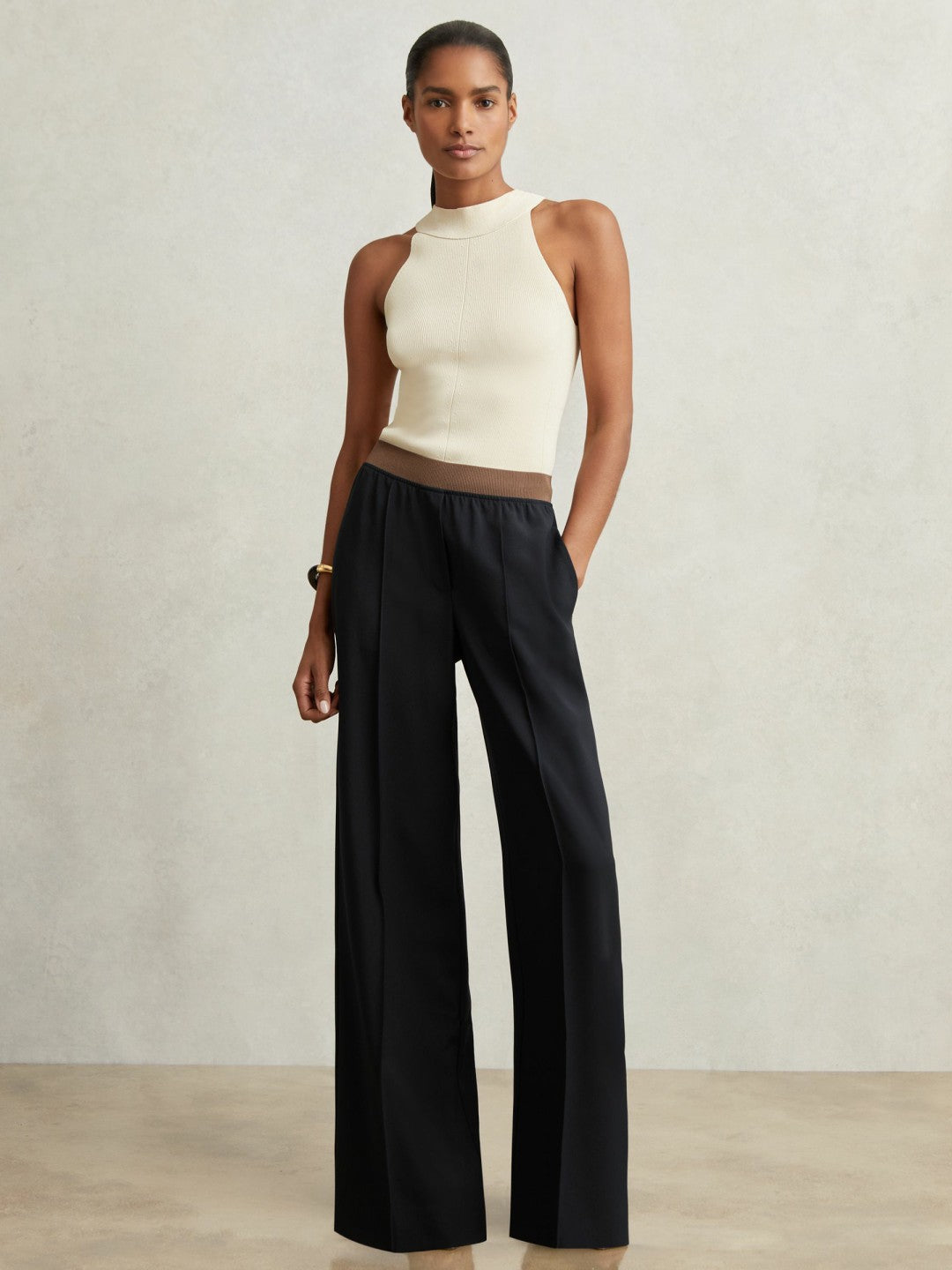Women Elasticated-Waist Wide-Leg Twill Trousers in Navy
