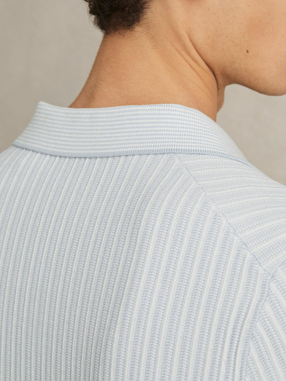 Men Open-Collar Textured Polo Shirt in Soft Blue/White