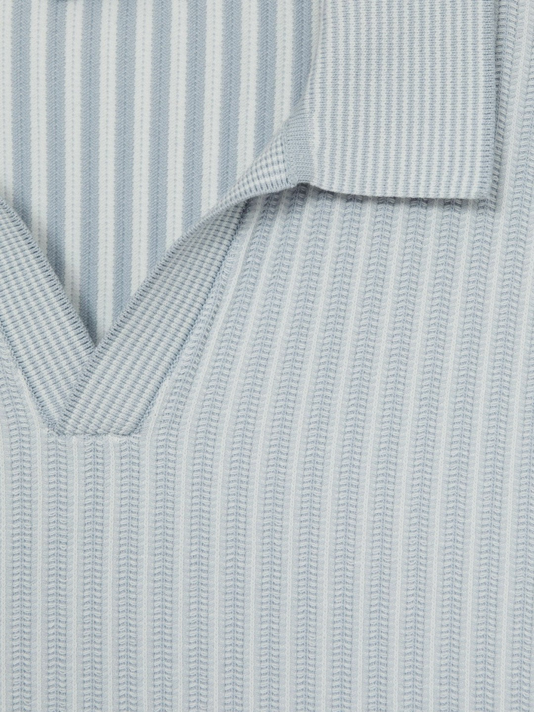 Men Open-Collar Textured Polo Shirt in Soft Blue/White