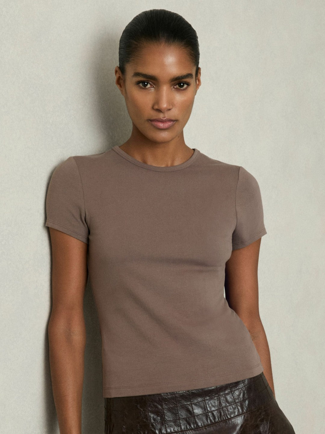 Women Stretch-Cotton Crew-Neck T-Shirt in Mink