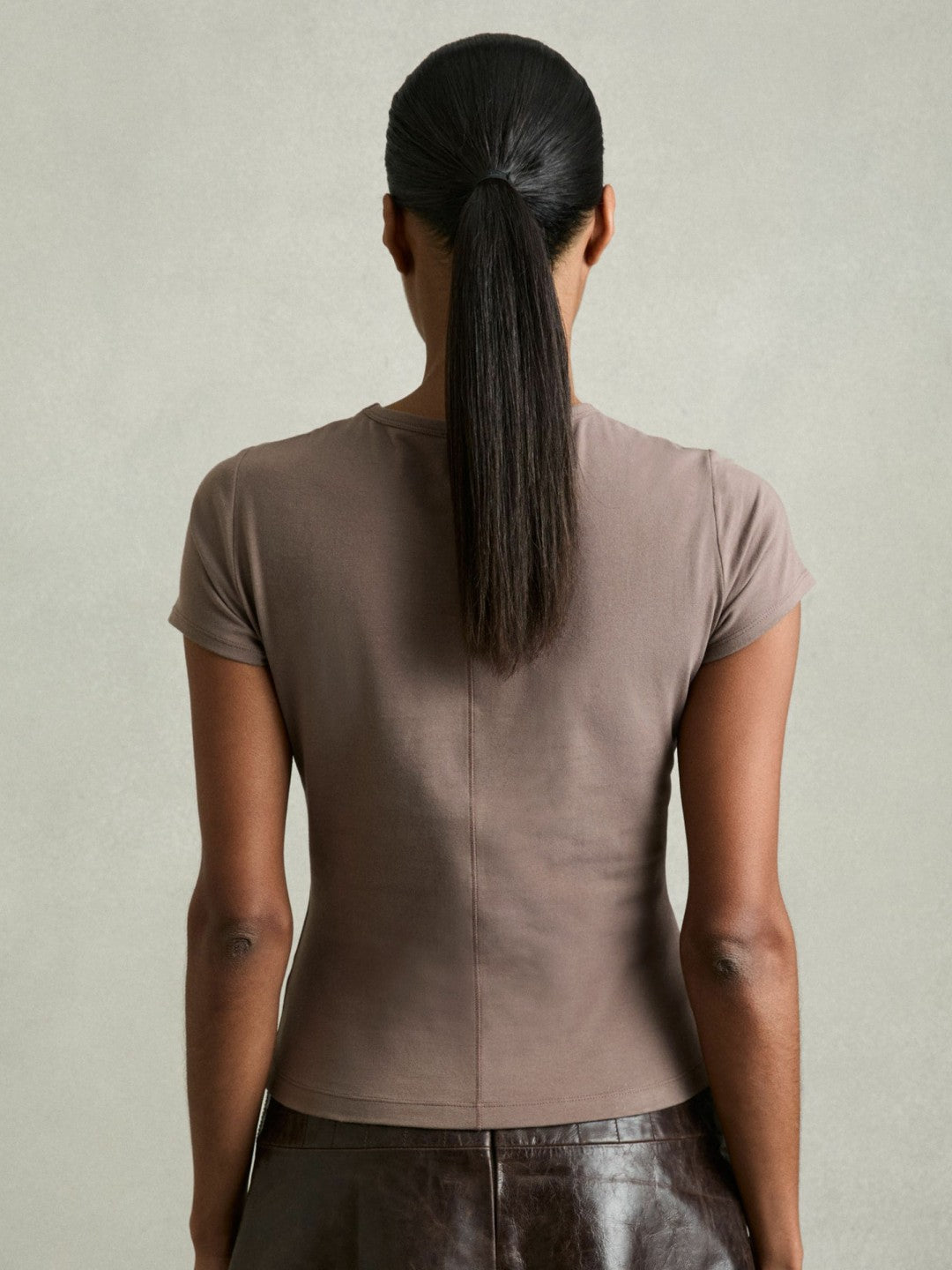 Women Stretch-Cotton Crew-Neck T-Shirt in Mink