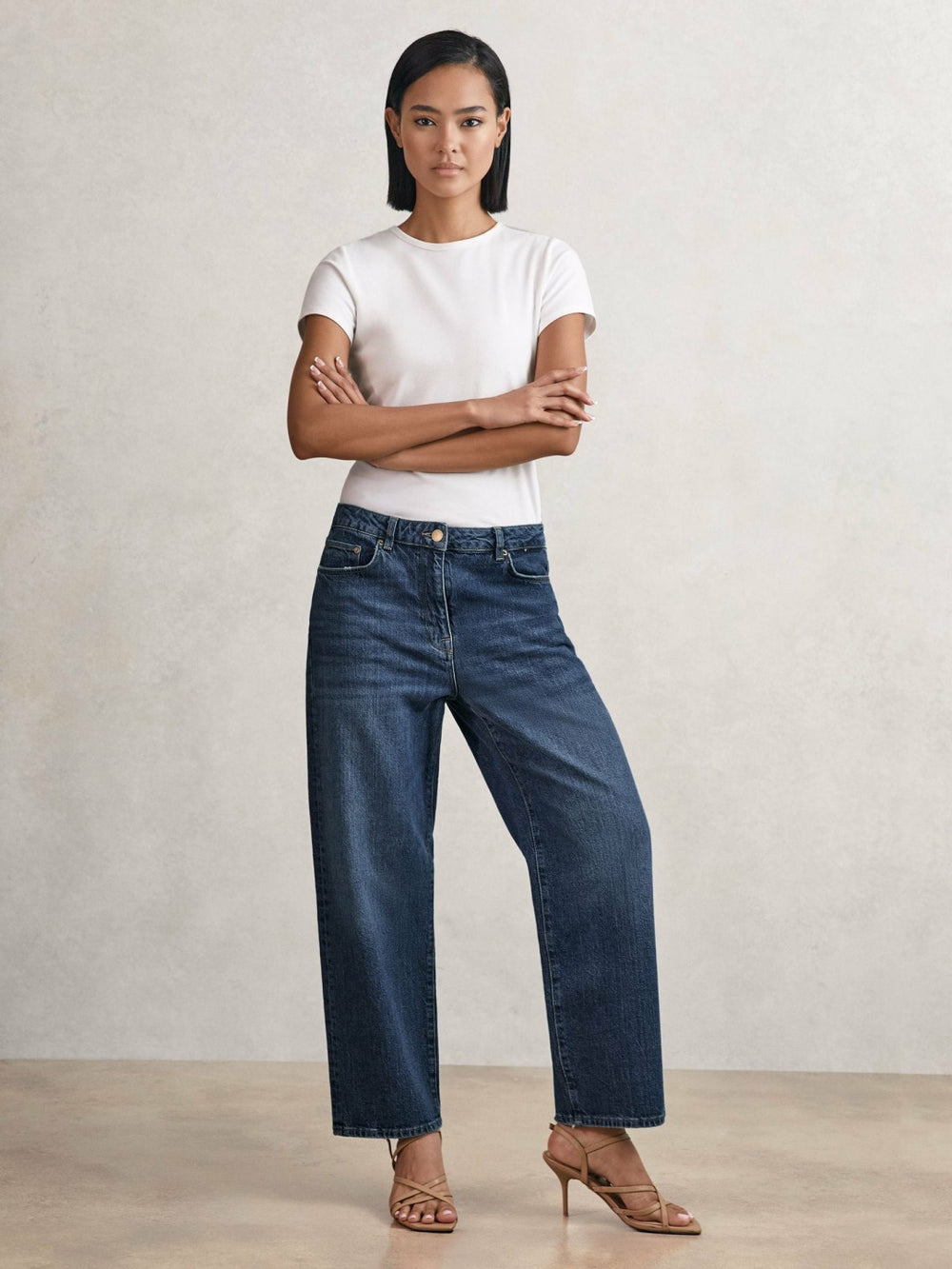 Women Petite Mid-Rise Straight-Leg Jeans in Mid Blue