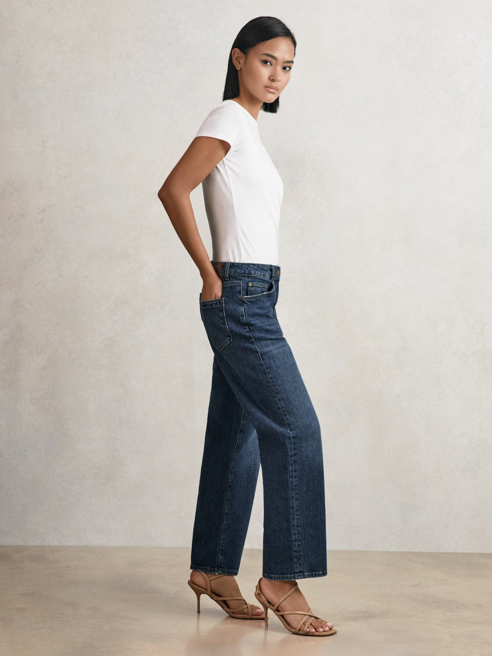 Women Petite Mid-Rise Straight-Leg Jeans in Mid Blue