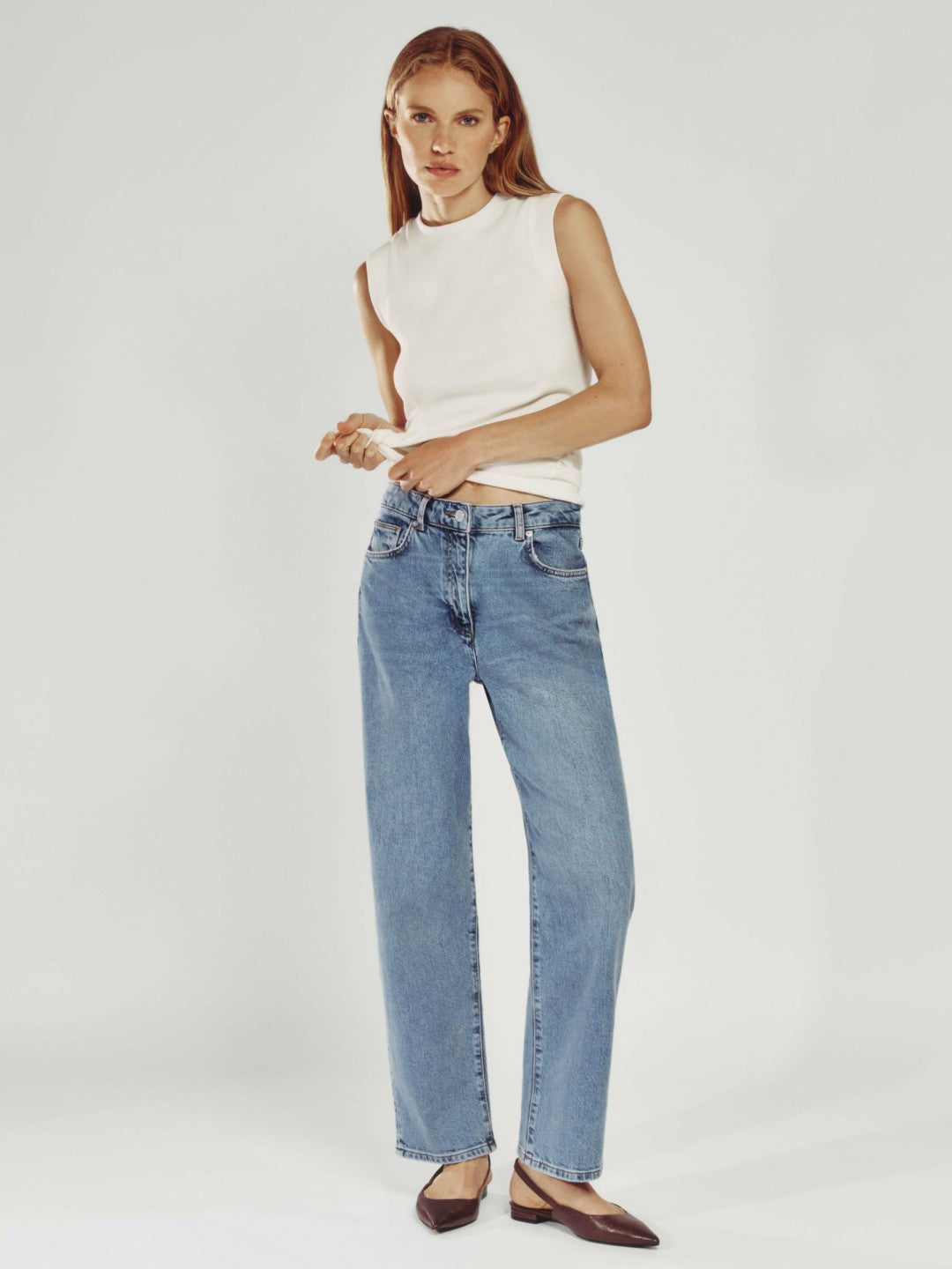 Women Petite Mid-Rise Straight-Leg Jeans in Light Blue