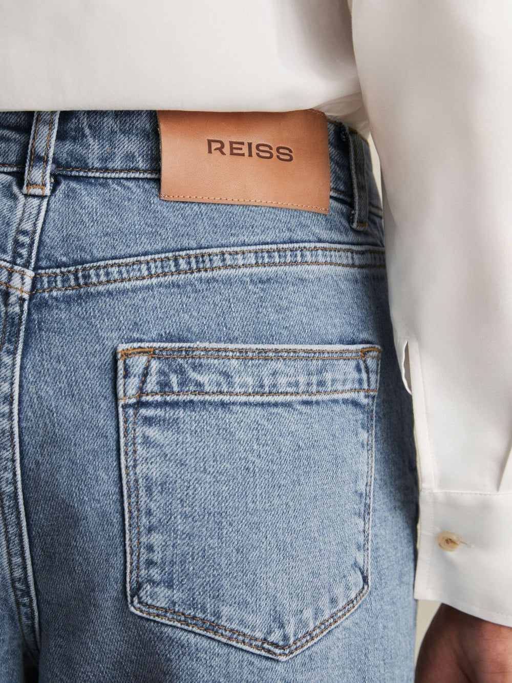 Women Petite Mid-Rise Straight-Leg Jeans in Light Blue