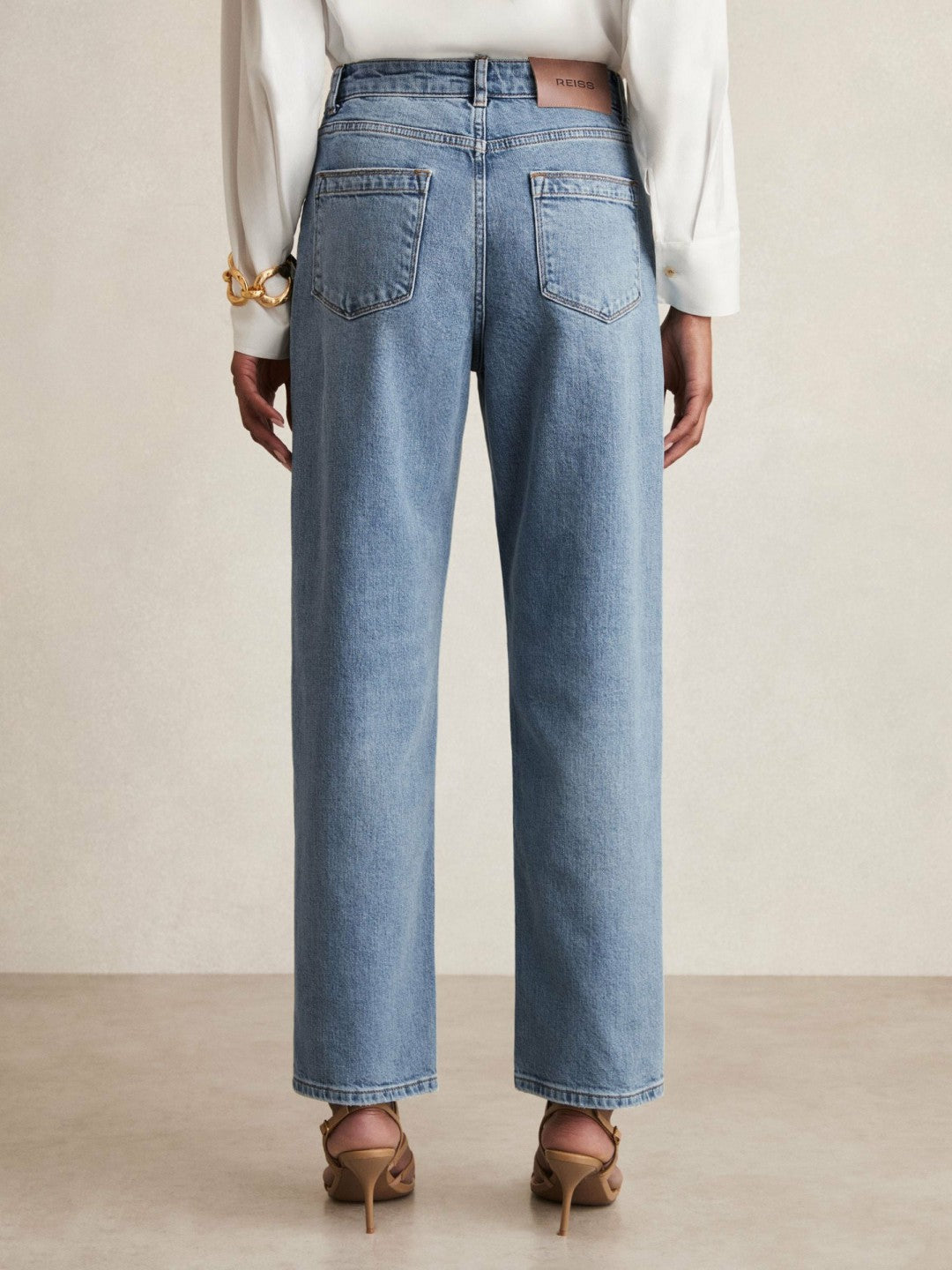 Women Petite Mid-Rise Straight-Leg Jeans in Light Blue