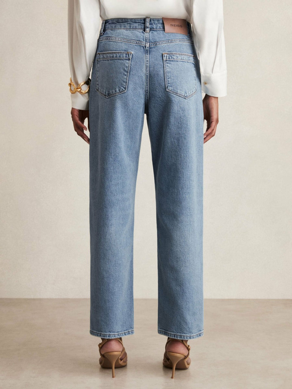 Women Petite Mid-Rise Straight-Leg Jeans in Light Blue