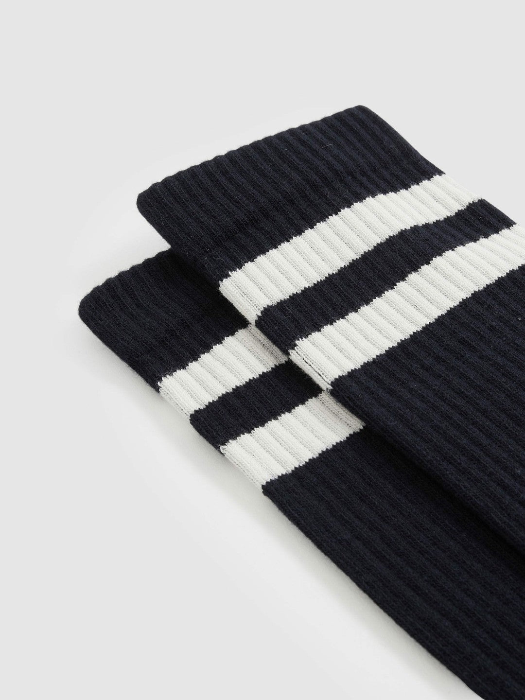 Men Cotton-Blend Double-Stripe Socks in Navy/Ecru