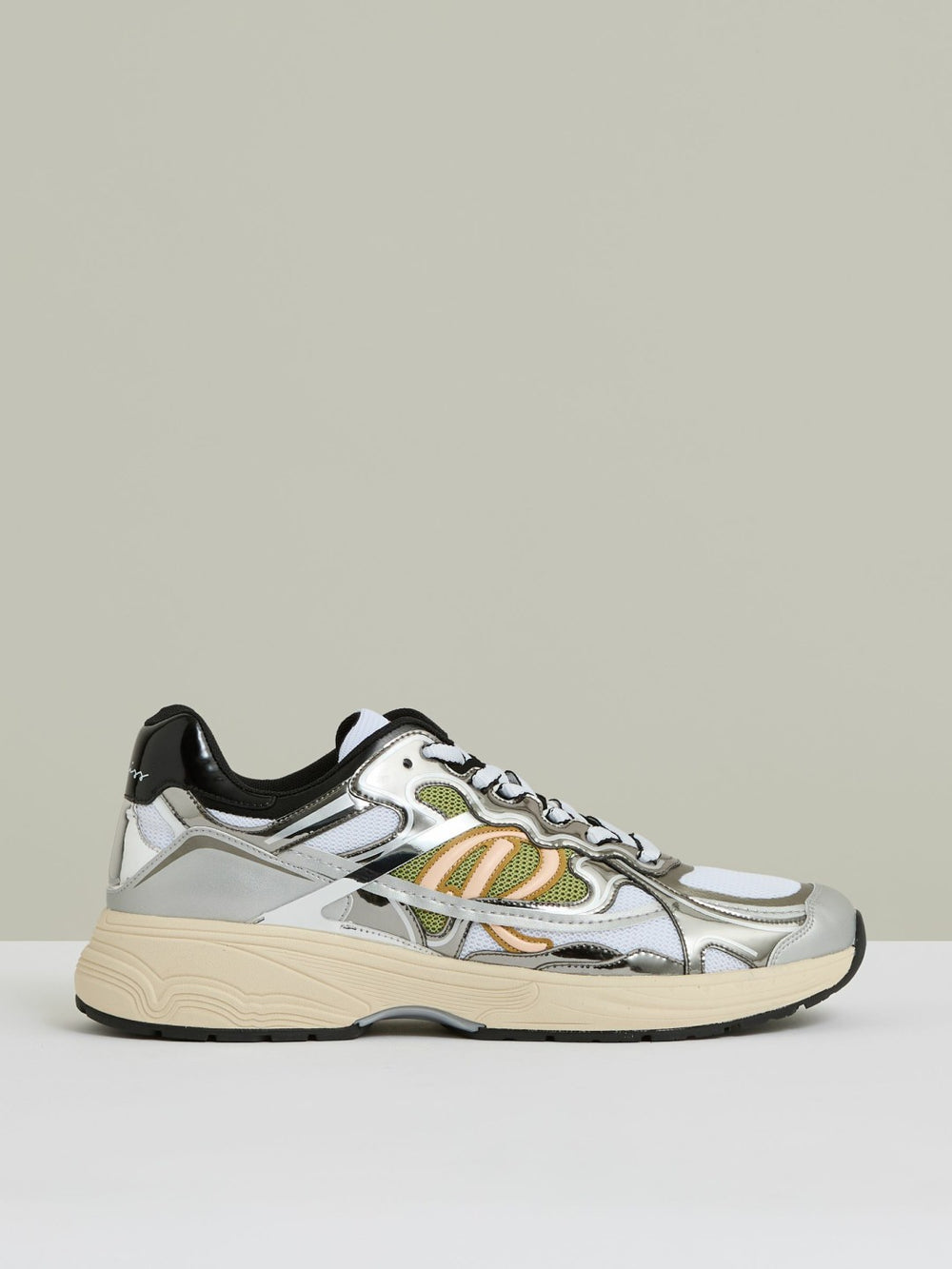 Men Overlay Logo Running Trainers in Gunmetal/Black
