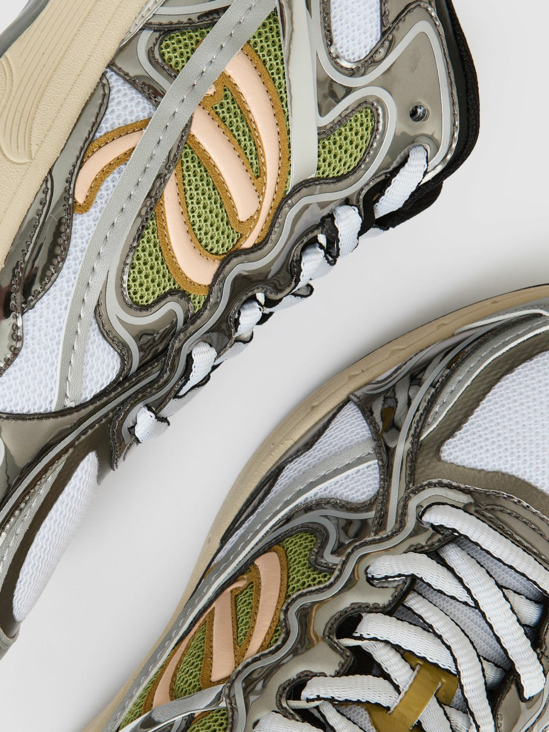 Men Overlay Logo Running Trainers in Gunmetal/Black