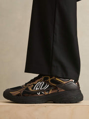 Men Overlay Logo Running Trainers in Electric Brown