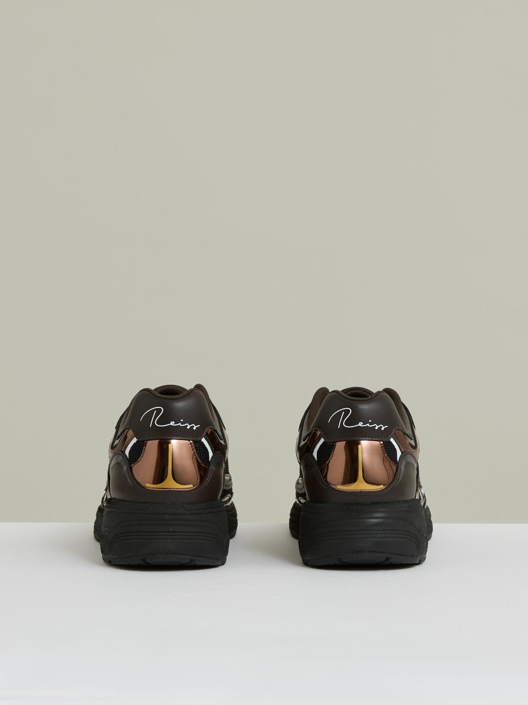 Men Overlay Logo Running Trainers in Electric Brown