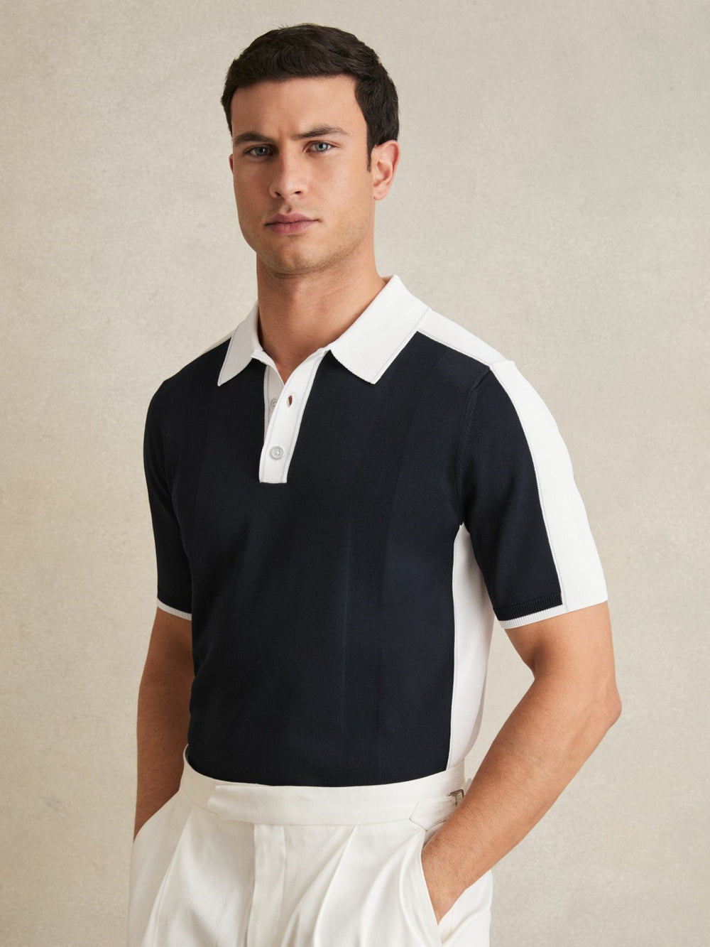 Men Colour-Block Knit Polo Shirt in Navy/White