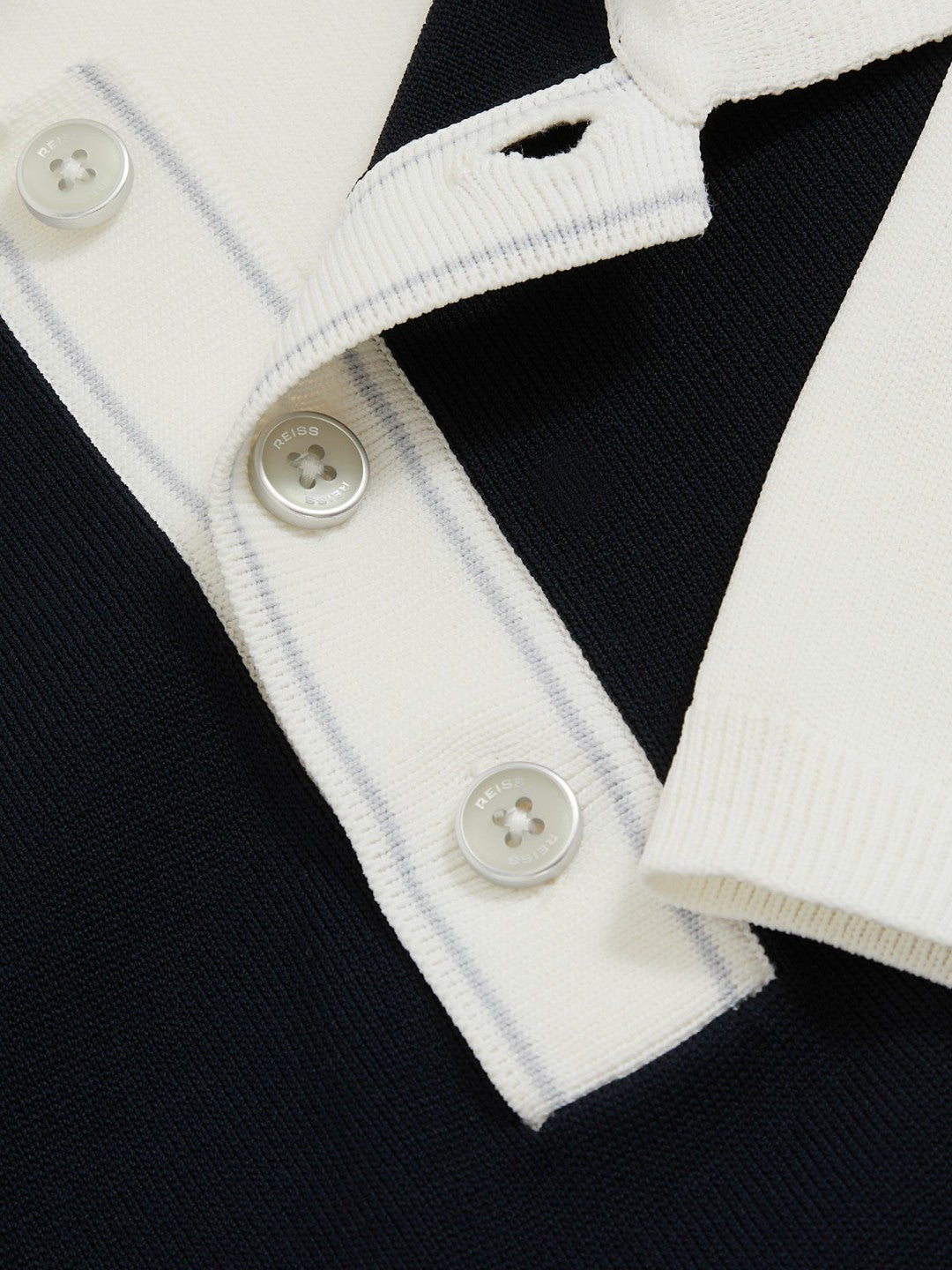 Men Colour-Block Knit Polo Shirt in Navy/White