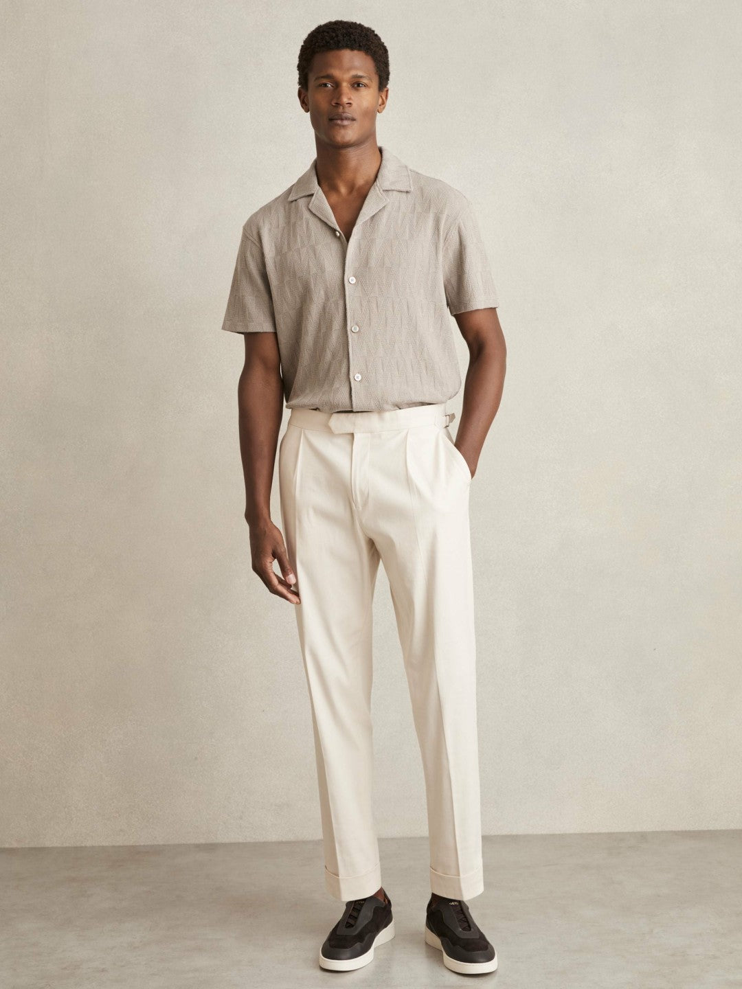 Men Cotton Textured Cuban-Collar Shirt in Mink Brown