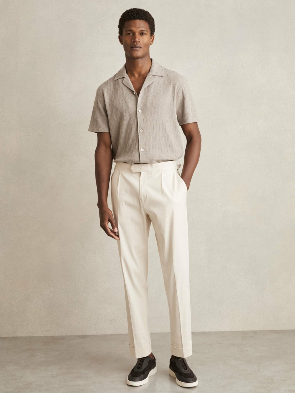 Men Cotton Textured Cuban-Collar Shirt in Mink Brown