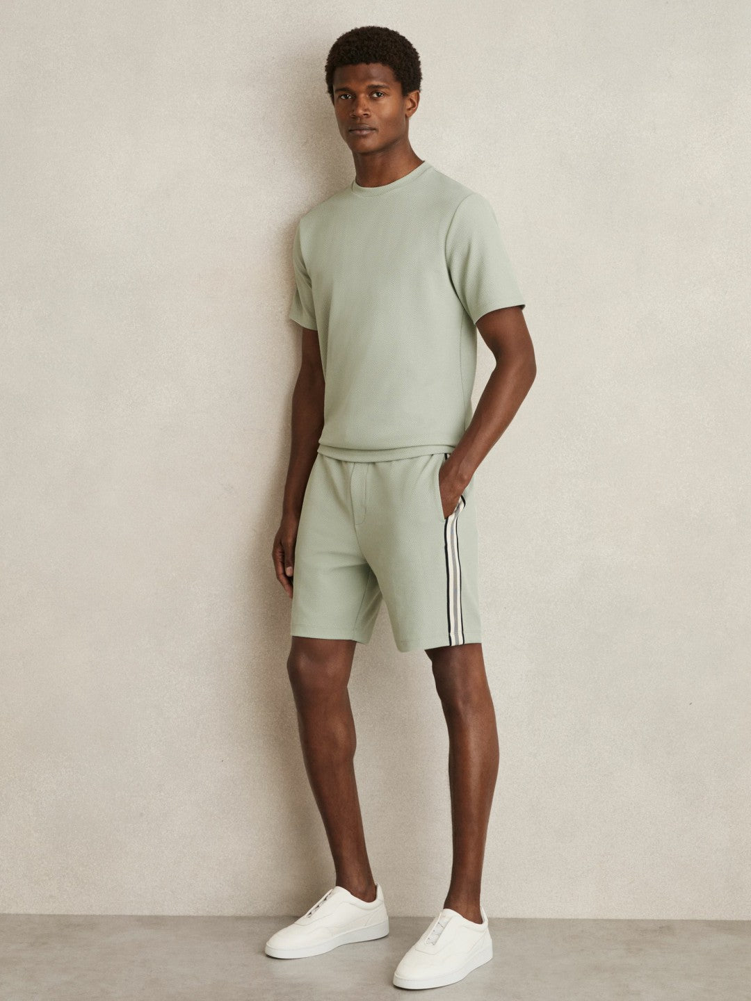 Men Textured Crew-Neck T-Shirt in Sage Green