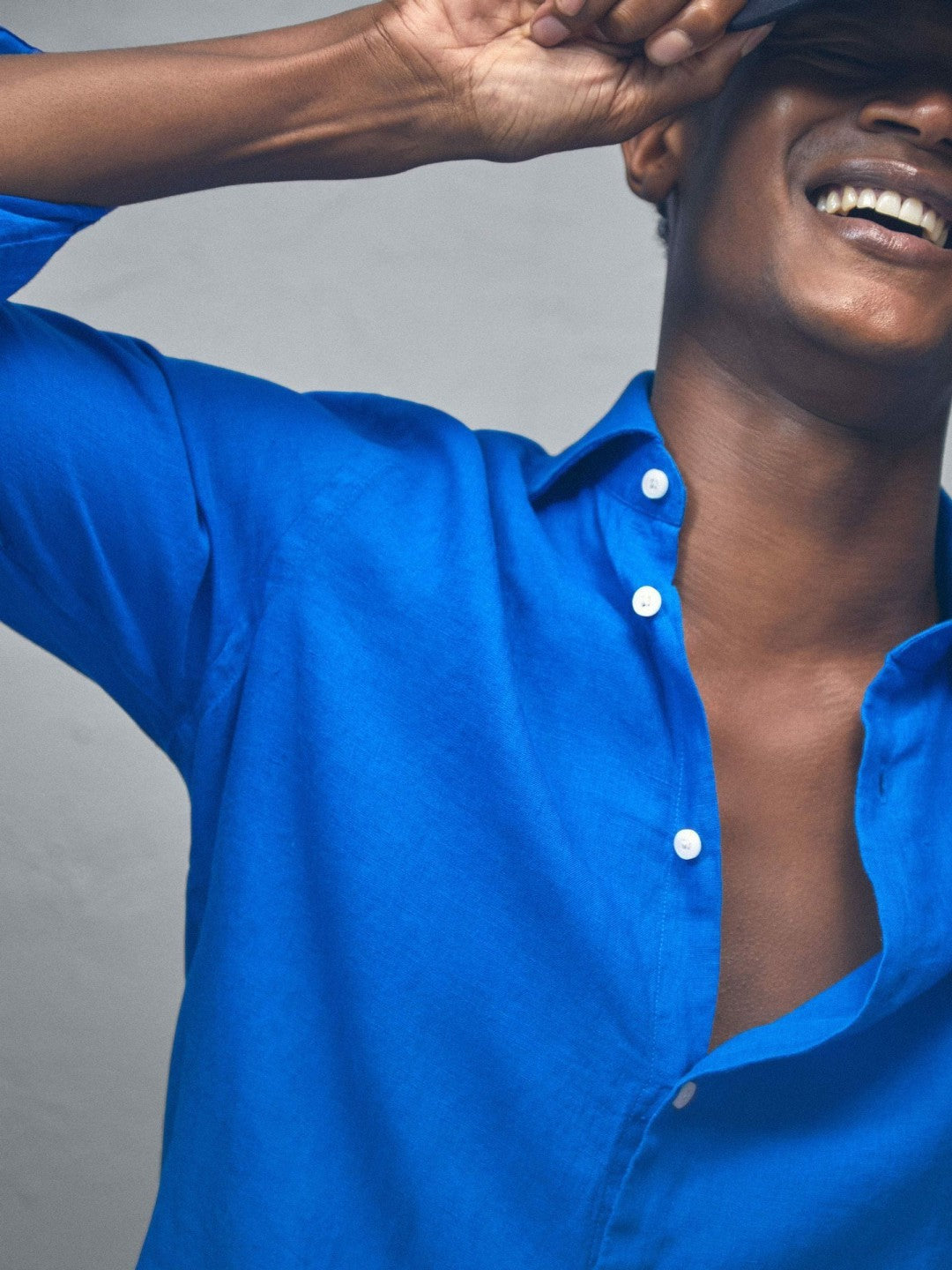Men Linen Button-Through Shirt in Bright Blue