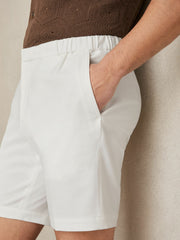 Men Drawstring Chino Shorts in White