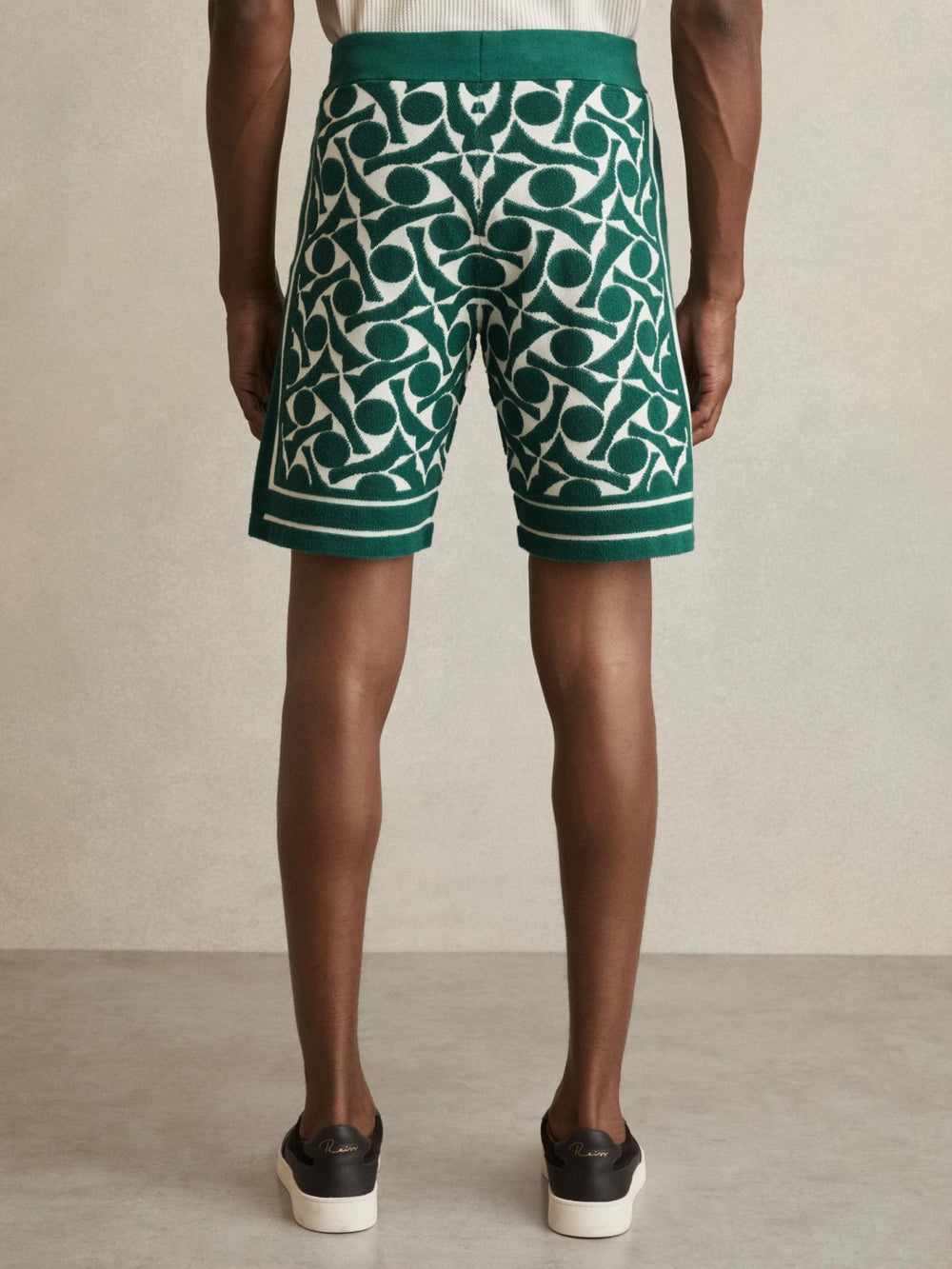 Men Abstract-Pattern Towelling Shorts in Green/White