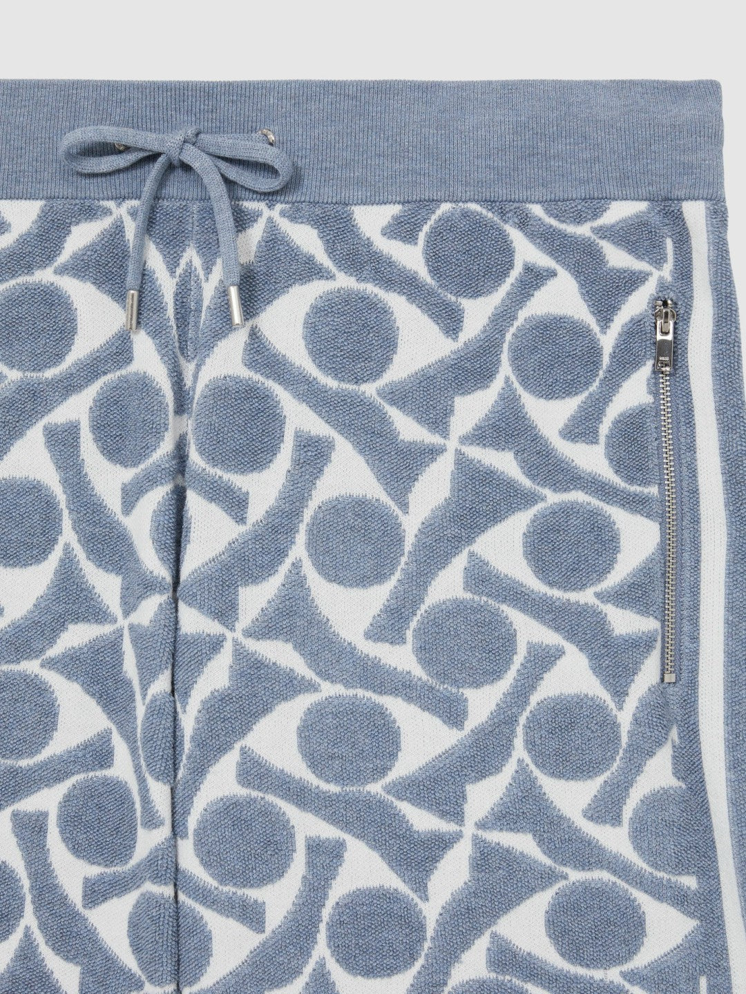 Men Abstract-Pattern Towelling Shorts in Soft Blue/White