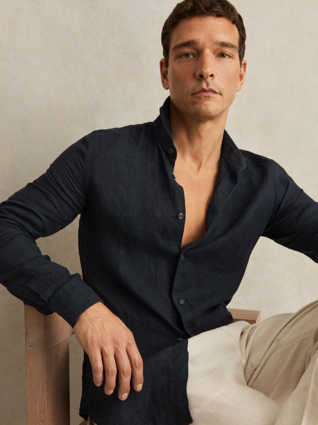 Men Linen Button-Through Shirt in Navy
