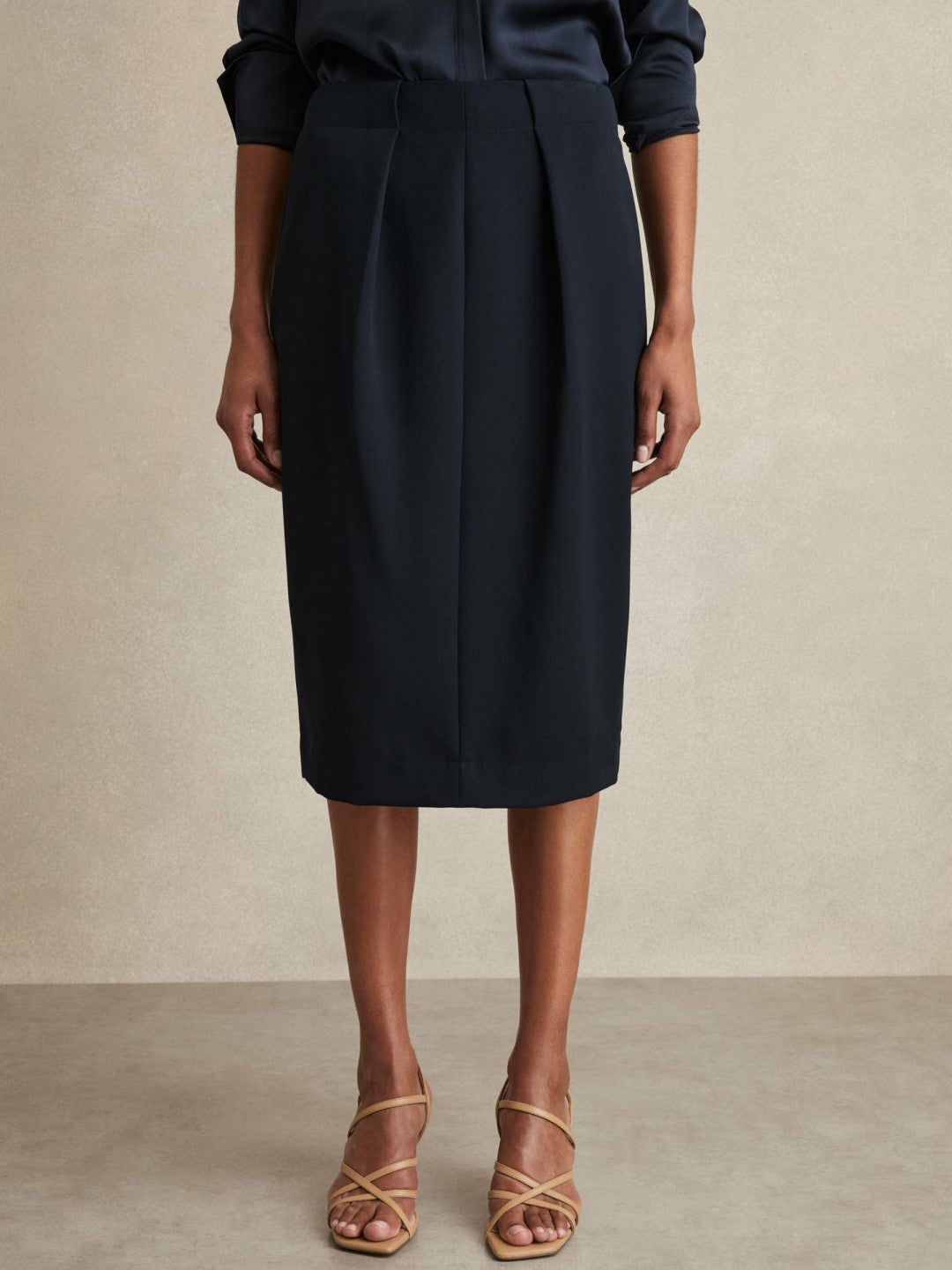Women Petite Tailored Midi Suit Skirt in Navy