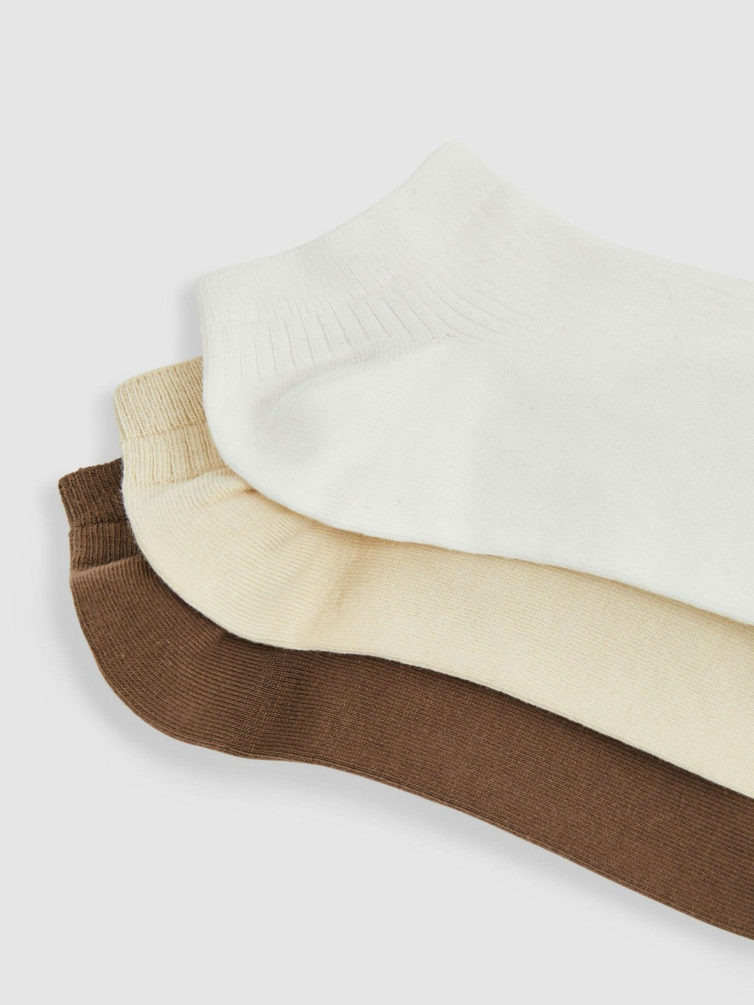 Women 3 Pack of Trainer Socks in Chocolate/White