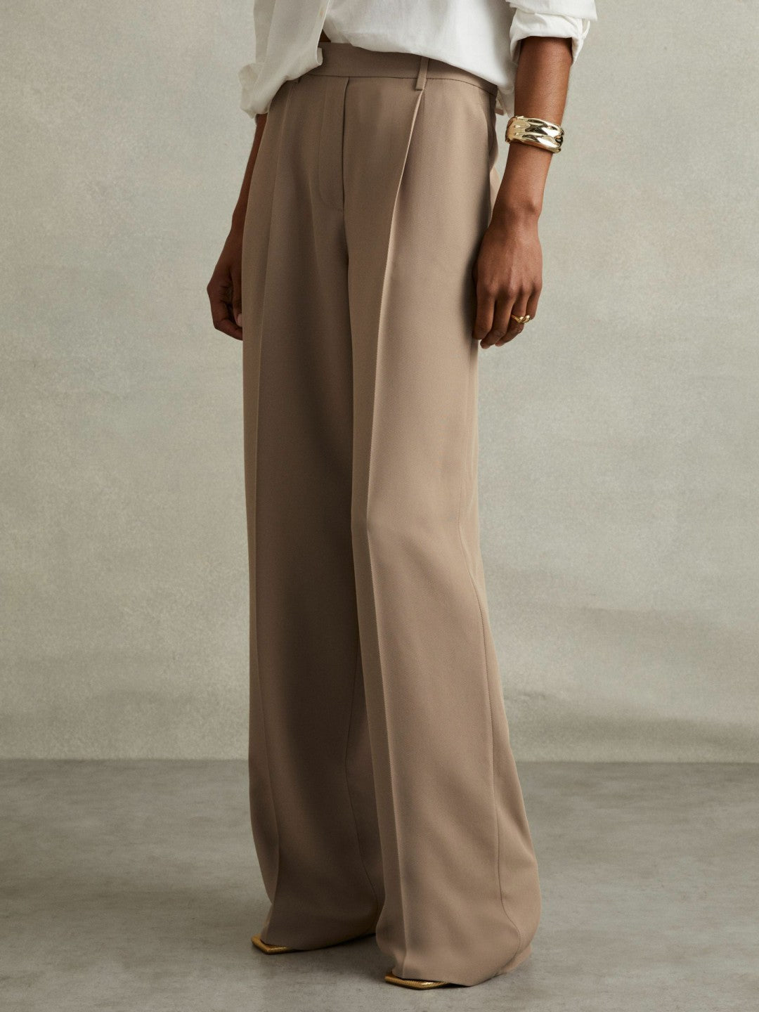 Women Petite Elasticated-Waist Wide-Leg Twill Trousers in Mink Neutral