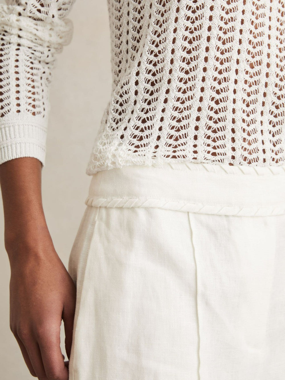 Women Linen Whipstitch Shorts in White