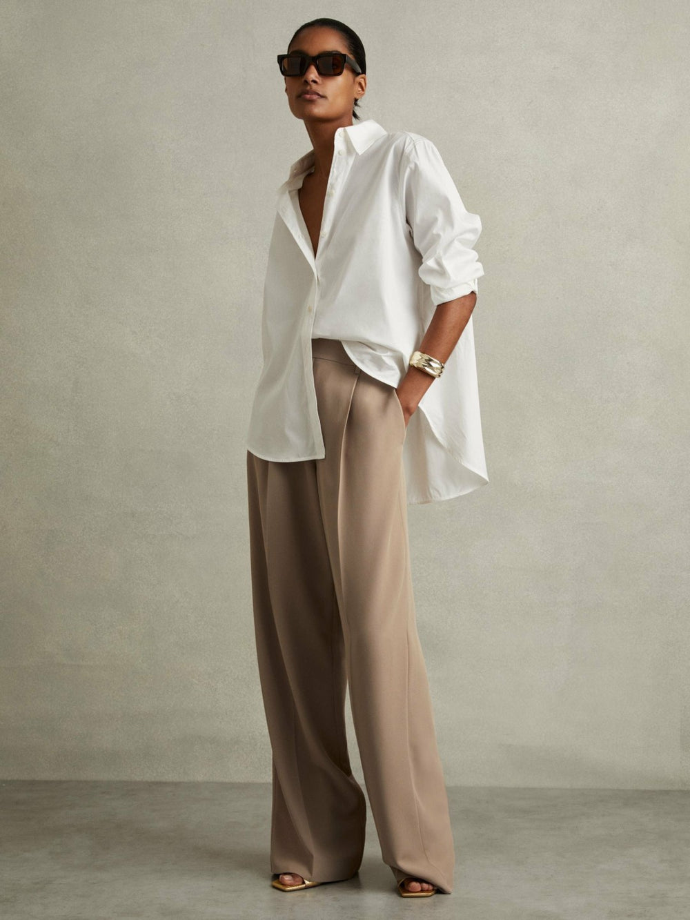 Women Elasticated-Waist Wide-Leg Twill Trousers in Mink Neutral