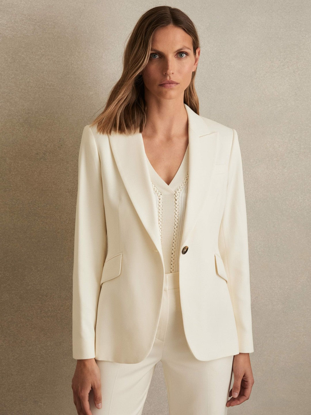 Women Single-Breasted Peak-Lapel Tailored Blazer in Cream
