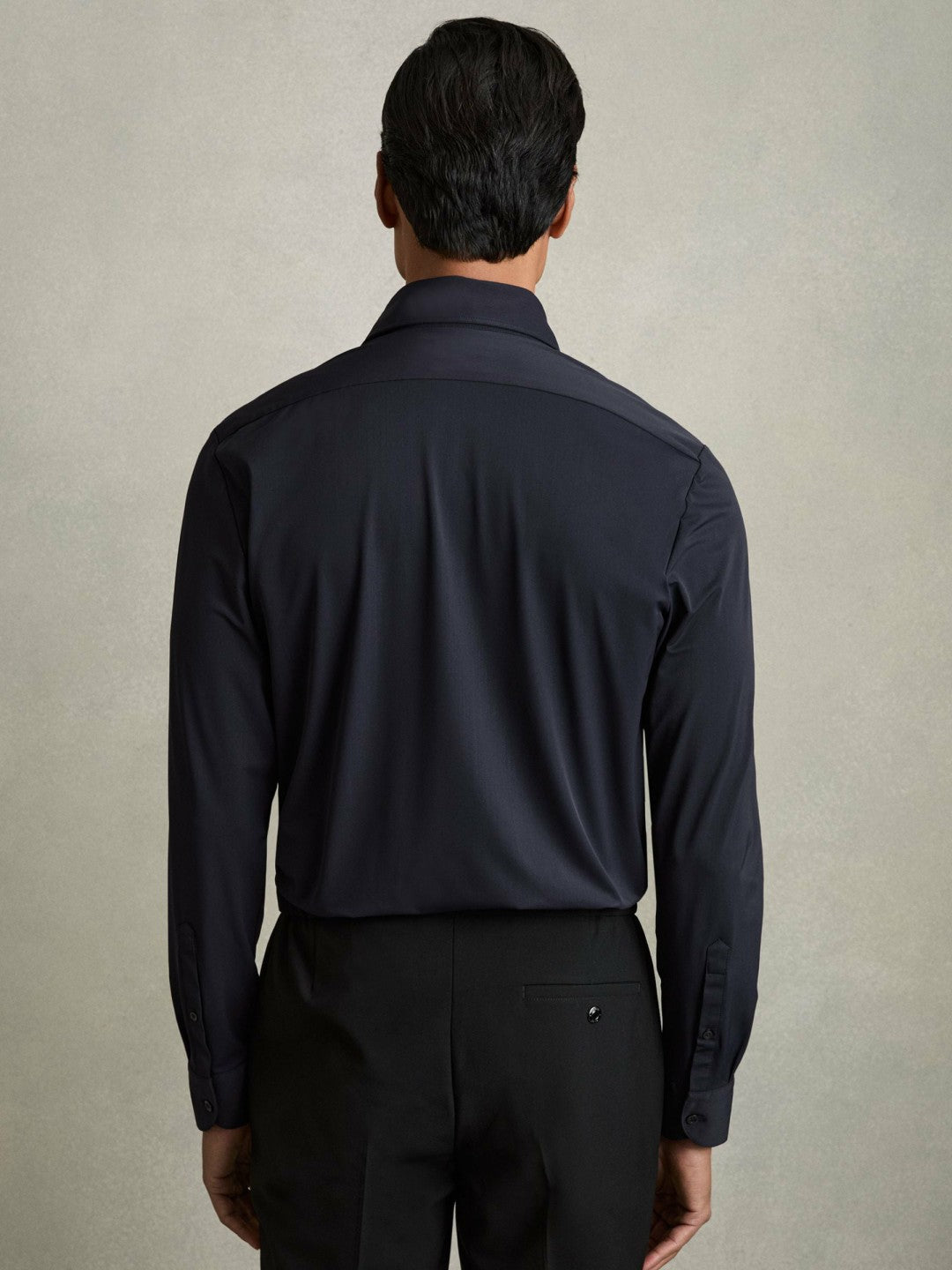 Men Long-Sleeve Travel Shirt in Navy