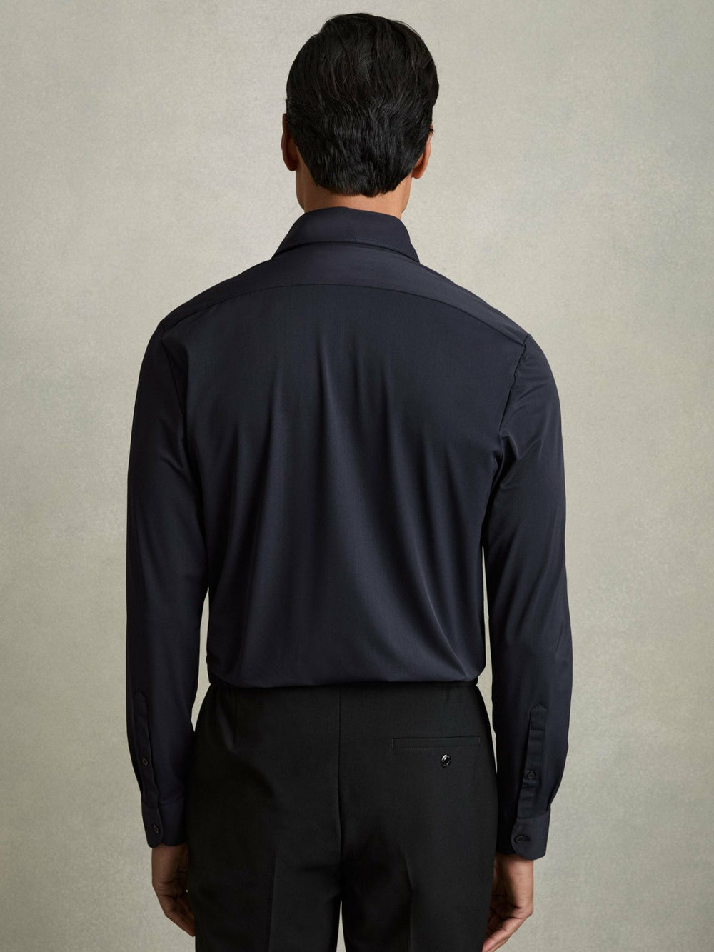 Men Long-Sleeve Travel Shirt in Navy