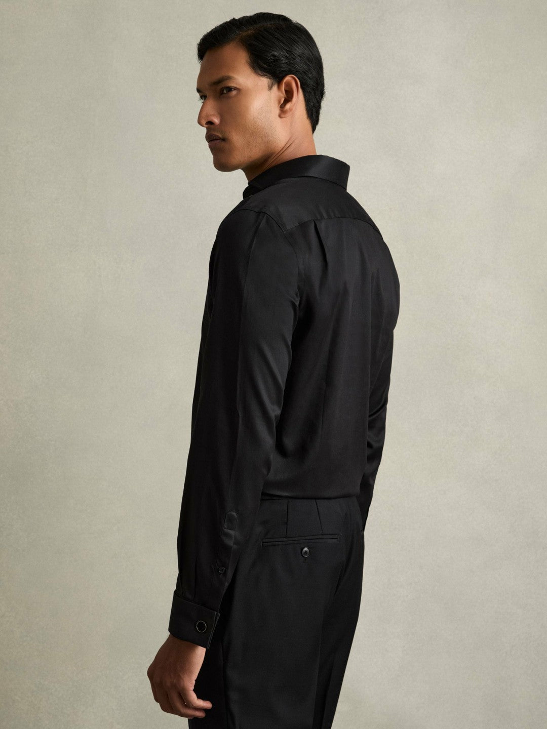 Men Regular Fit Slim-Fit Cotton Double-Cuff Shirt in Black